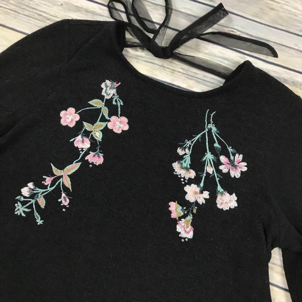 Lauren Conrad Floral Lightweight Sweater Open Back Embroidery Blouse S Girly - Picture 2 of 6